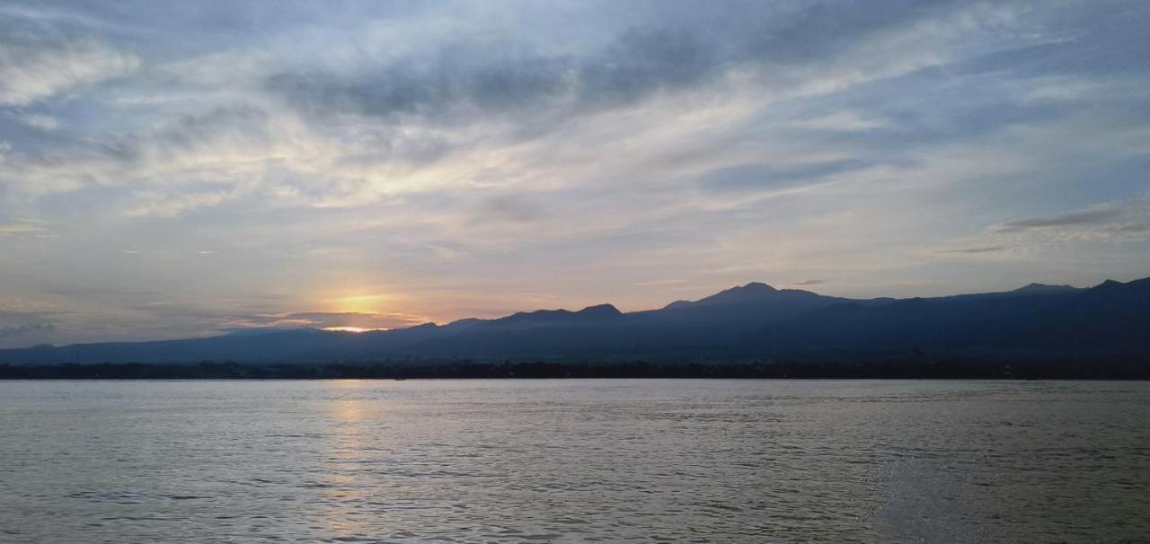 บาหลี ทามัน โลวินา รีสอร์ท แอนด์ สปา สวีท Buleleng  ภายนอก รูปภาพ