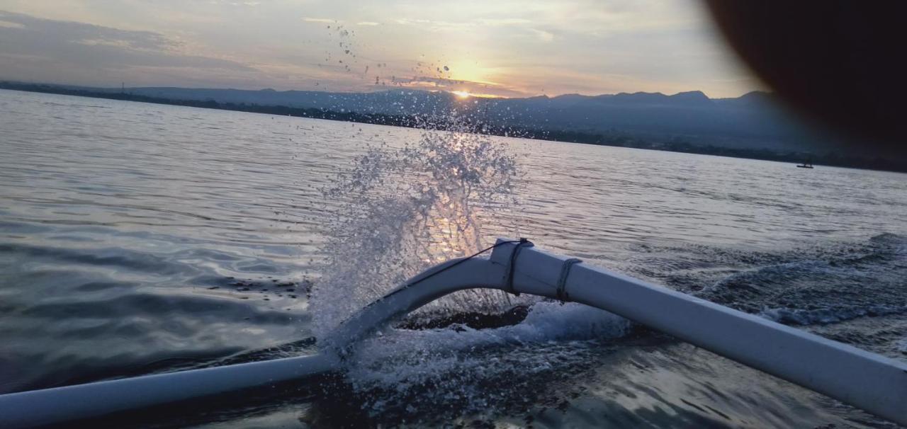 บาหลี ทามัน โลวินา รีสอร์ท แอนด์ สปา สวีท Buleleng  ภายนอก รูปภาพ